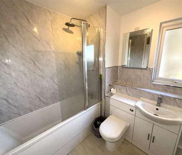 Cramhurst House, Sutton Grove, Sutton, SM1 - Photo 6