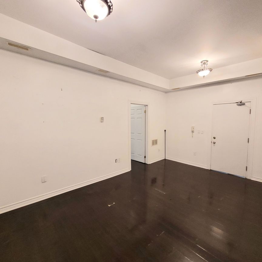 For Lease - 139 1/2 John Street Unit# 5, Hamilton, Ontario - Photo 1