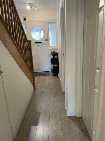 Room in a Shared House, Thamworth Lane, CR4 - Photo 4