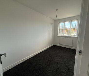 Lovely 2 Bed Modern House To Let In Cradley Heath - Photo 3