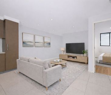 Luxuriously Designed, Centrally Positioned And Sun-Kissed, Converti... - Photo 1