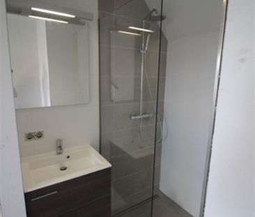 Duplex-appartement met 2 slaapkamers nabij centrum Erembodegem. - Photo 6