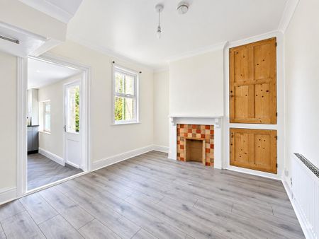 2 bedroom end of terrace house to rent - Photo 3