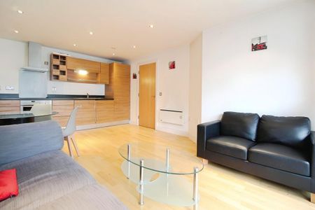 1 bedroom flat to rent - Photo 2