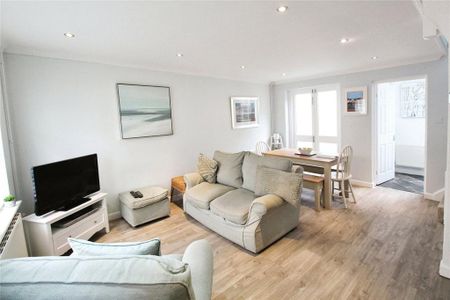 2 bedroom terraced house to rent - Photo 3