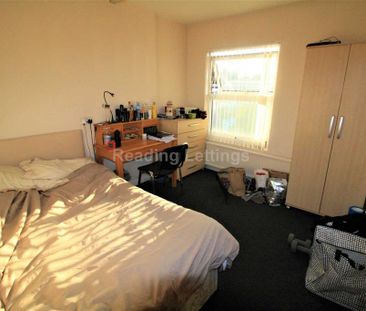 4 bedroom flat to rent - Photo 4