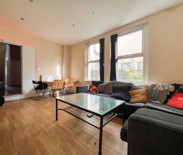 Pen-Y-Wain Road, Roath - Photo 1