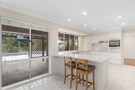21 Tranquility Circuit, Helensvale QLD 4212 - House For Rent | Domain - Photo 4