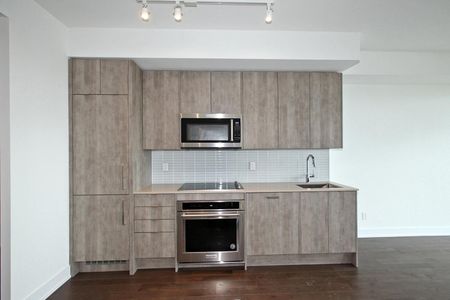 For Lease - 181 Bedford Road Unit# 808, Toronto, Ontario - Photo 4