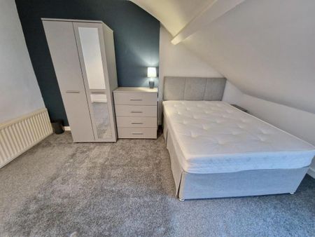 1 bedroom in a house share to rent - Photo 5