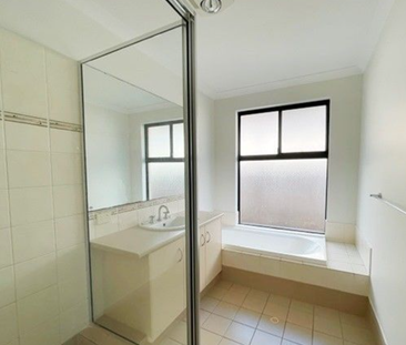 Charming & Spacious 4-Bedroom Family Home - Photo 5