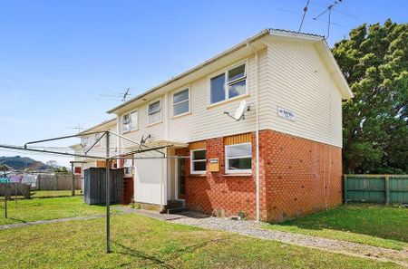 Charming 2BR Unit in Trentham! - Photo 3