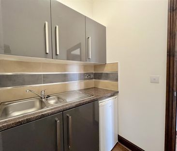 Studio Flat, Malden Road, NW5 - Photo 3