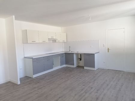 Location Appartement 4 pièces 126m² - Photo 2
