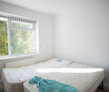 2 bedroom maisonette to rent - Photo 2