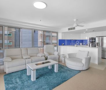 Luxury Waterfront Living with Panoramic Coastal Views - Photo 1