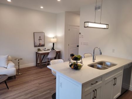 For Lease - 15 Bay Street Unit# 1, Quinte West, Ontario - Photo 3