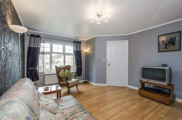 3 Bed Semi-Detached House, St. Joseph's Place, G21 - Photo 1