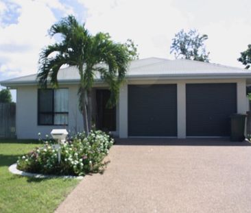 Spacious Four Bedroom Family Home with Large Yard in Kelso - Photo 4