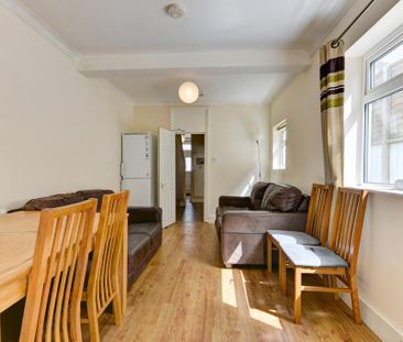 6 bedroom house to rent - Photo 2