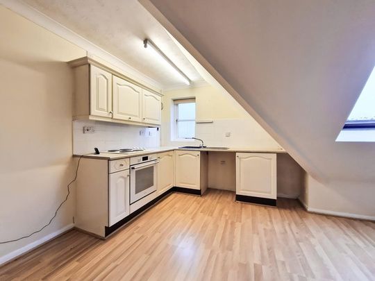 Studio to rent - Photo 1