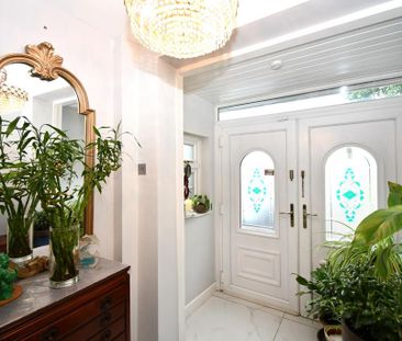 5 bedroom semi-detached house to rent - Photo 3