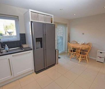 Harcourt Gardens, Rainham, Gillingham, ME8 - Photo 5