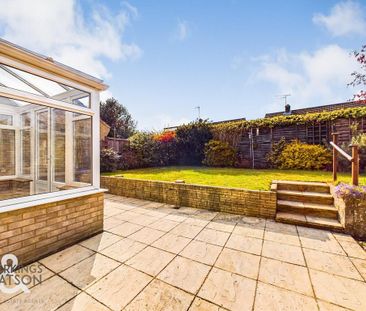 2 bedroom detached bungalow to rent - Photo 2