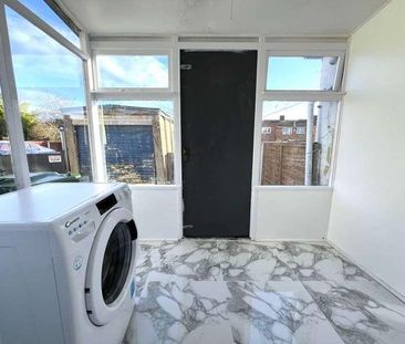 Fourth Avenue, Luton, LU3 - Photo 1