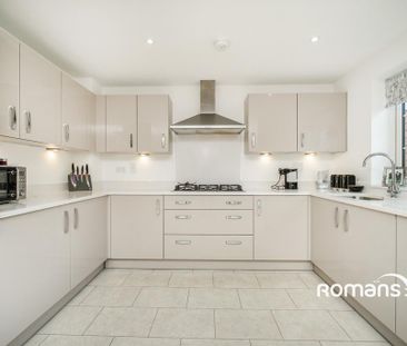 4 bedroom detached house to rent - Photo 2