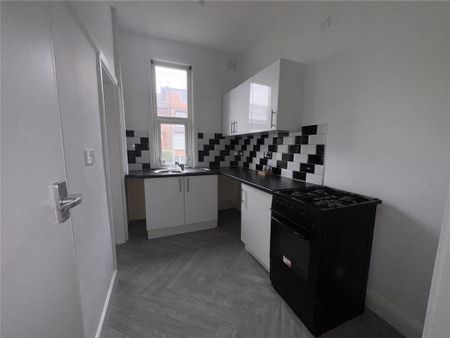2 bedroom terraced house to rent - Photo 3