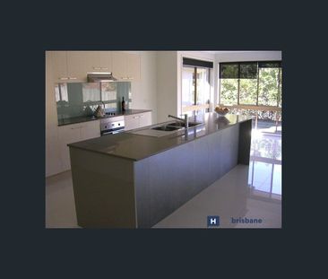 4 Wesley Place, Sinnamon Park, Qld 4073 - Photo 5