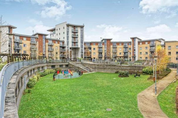 Kelvin Gate, Bracknell, RG12 - Photo 1