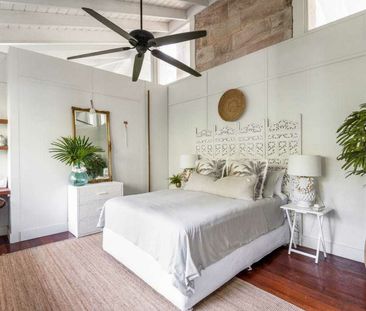 Architecturally Designed Timeless Residence - Photo 5