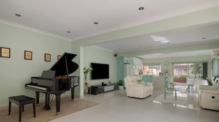 8 Chicago Avenue, Maroubra NSW 2035 - House For Rent | Domain - Photo 3