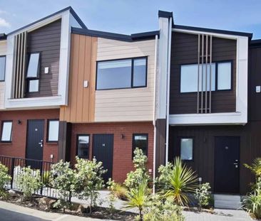 Modern 3 Bedroom Townhouse in Fairview Heights - Photo 5