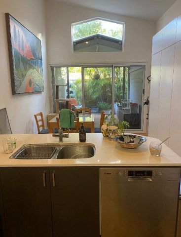Bundall - Photo 5