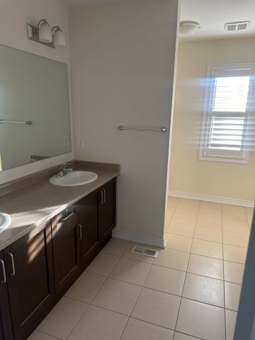 For Lease - 160 Sharavogue Avenue, Oshawa, Ontario - Photo 3