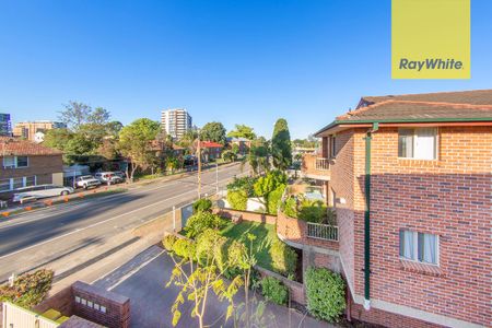 Fully Furnished Top-Floor Unit in Parramatta Prime Location - Photo 4