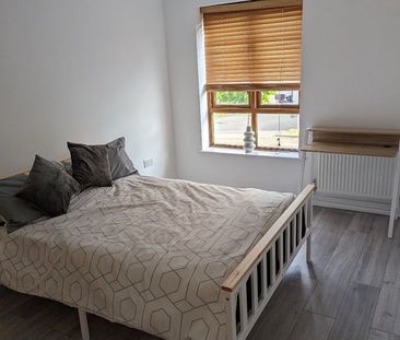 Room in a Shared Flat, Greener Court, CR0 - Photo 3