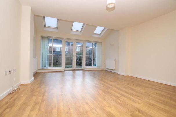 2 bedroom terraced house to rent - Photo 1