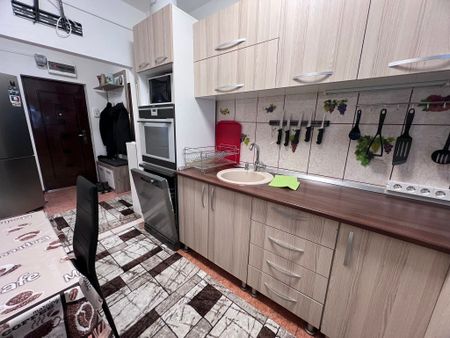 Apartament 3 camere, decomandat,zona Deva Mall/Baroul de avocati - Photo 2