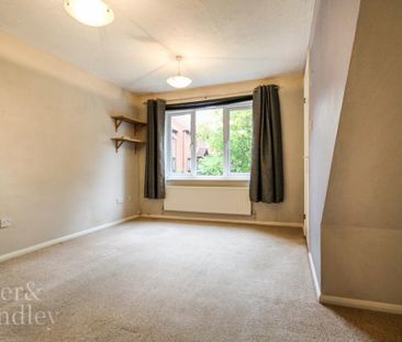 2 bedroom terraced house to rent - Photo 4