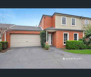 2/25 John Hunter Drive, Endeavour Hills, Vic 3802 - Photo 2