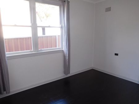 Bus At Front Door - Photo 4