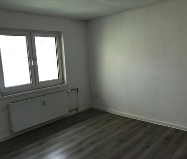 2 Zimmer mit Balkon im 3. Obergeschoss warten auf Sie … - Foto 3