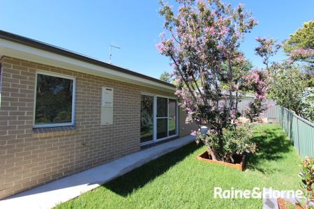 FREESTANDING VILLA- Available 28/11/25 - Photo 5