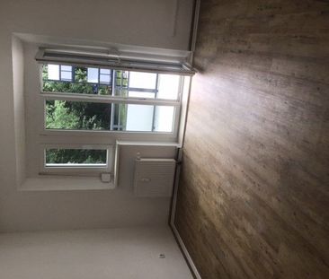 Renovierte 3-Zimmer-Wohnung mit Balkon ab sofort frei - Photo 1