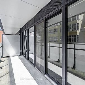 Yonge & Eglinton Luxurious 1Bdrm Flr To Ceiling Windows Open Concept - Photo 2