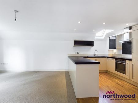 2 bedroom flat to rent - Photo 2